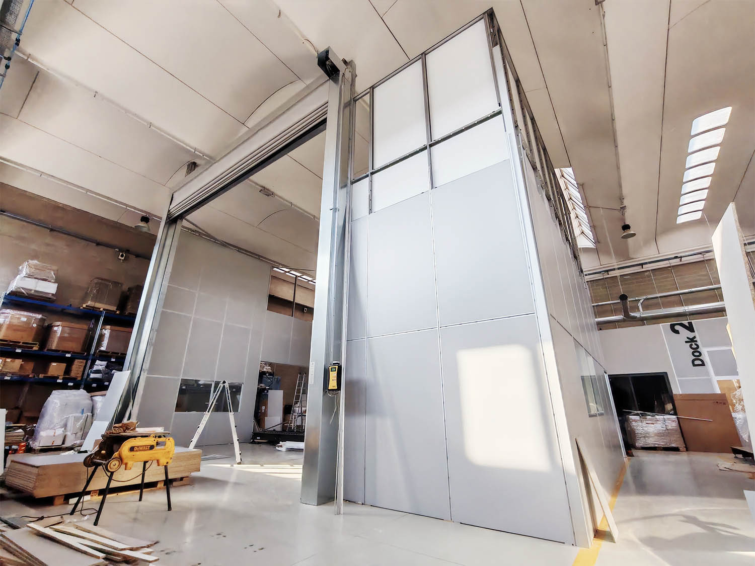 DUE BOX E UN PORTONE 7x7 METRI